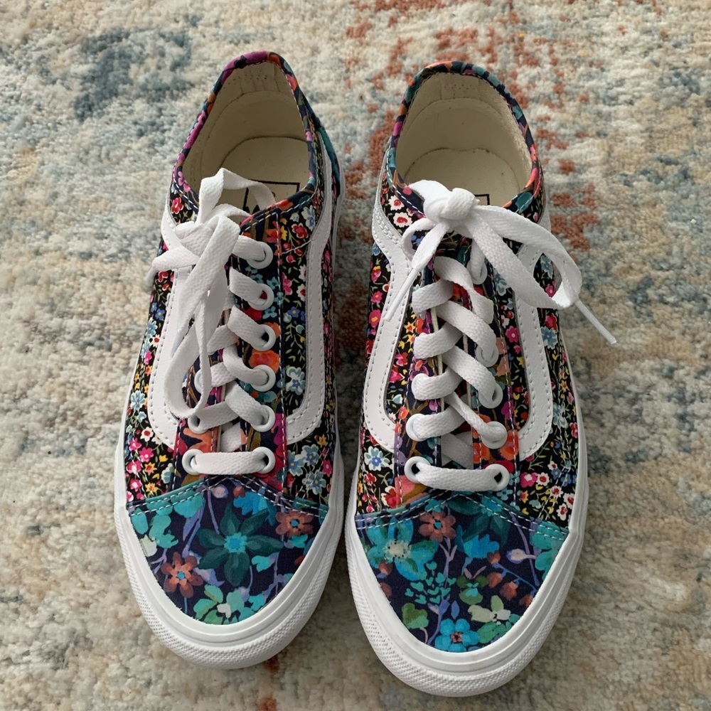 Vans Floral Shoes, Women’s 6